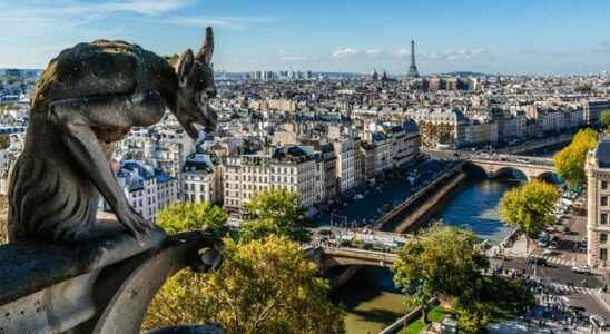 Walk in medieval Paris