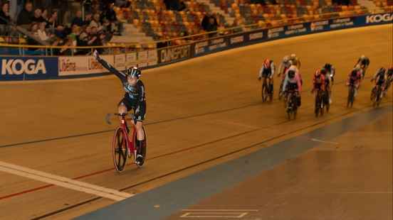 Wiebes wins scratch and elimination race at NK track cycling