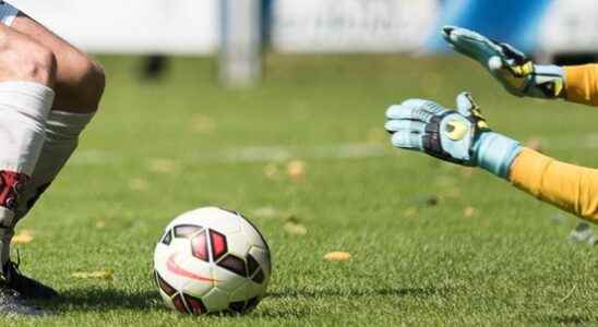 Youth player Woerdense football club knocked out during a match