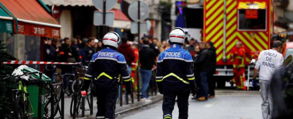 at least two dead following shots fired in central Paris