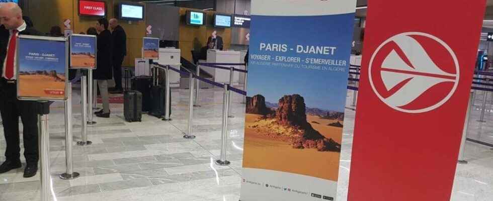 first flight between Paris and Djanet after a twelve year suspension