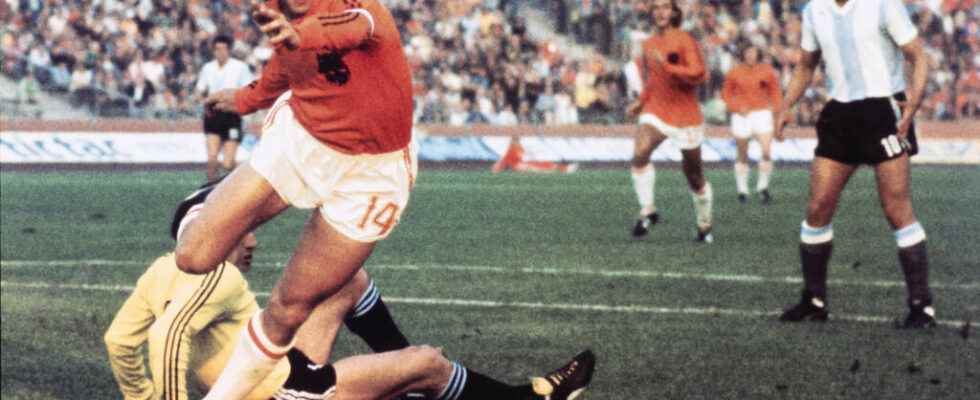 return to five Netherlands Argentina at the World Cup