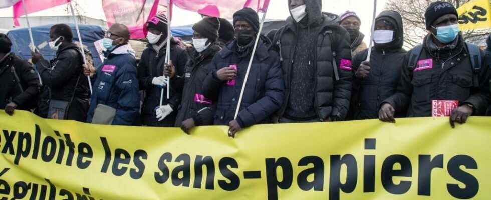 several thousand demonstrators in Paris