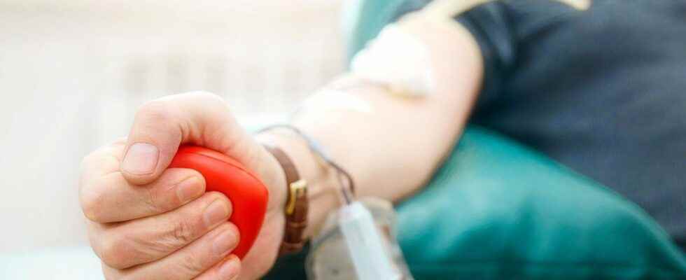 Blood donation vaccines the financial incentive in public health a