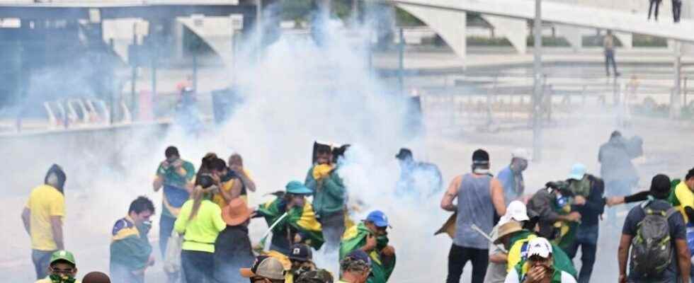 Bolsonaro supporters invade Congress the presidential palace and the Supreme