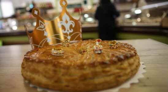 Epiphany the quick and traditional recipe for the galette des