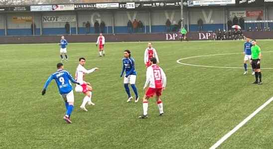 GVVV and IJsselmeervogels play a draw in soaking wet practice