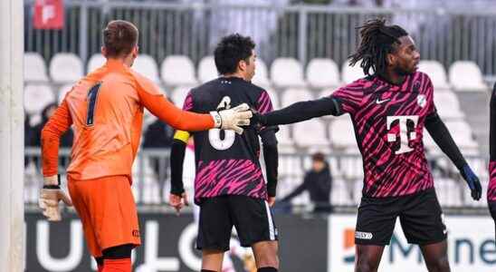 Hekkensluiter Jong FC Utrecht wins big in Den Bosch