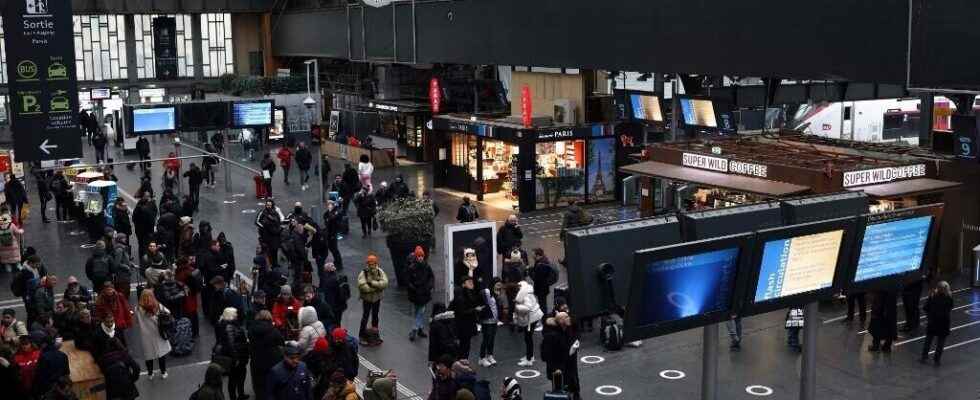 In Paris the Gare de lEst paralyzed by an act