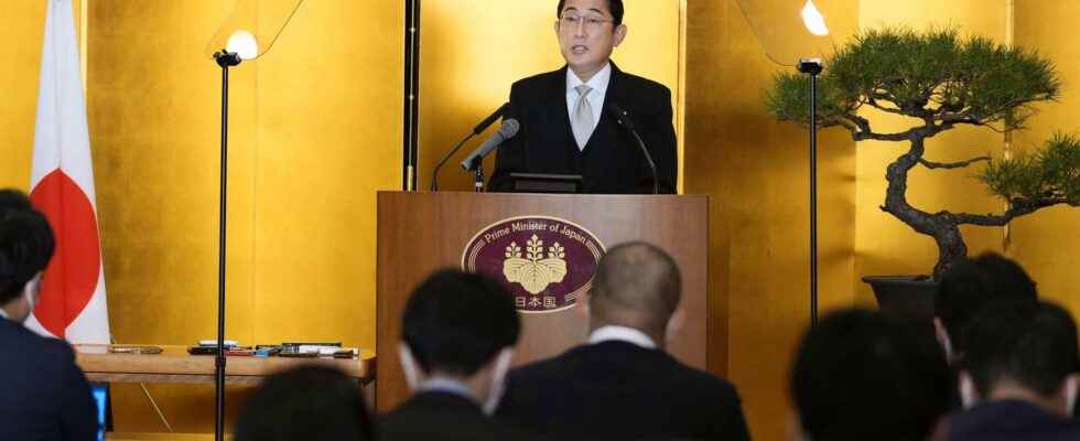 Kishida travels to the US for military talks