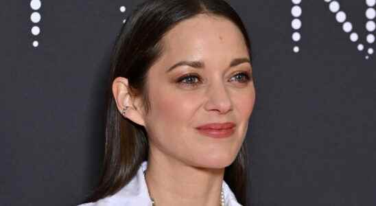 Marion Cotillard embodies French chic with this stunning beauty look