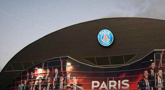 Paris Saint Germain supporters split on possible club move