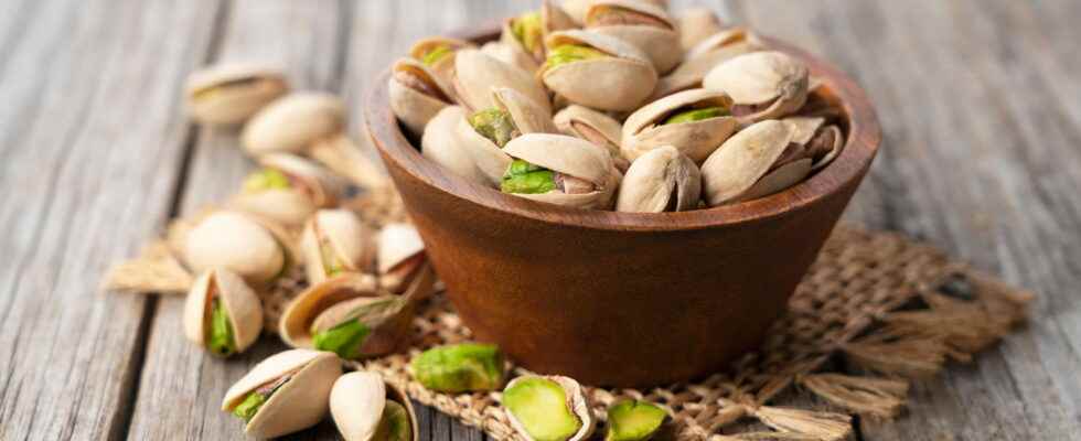 Pistachio health benefits brain stress oil