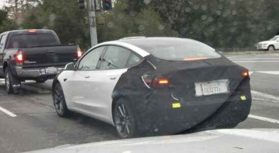 Renewed Tesla 3 Displayed in Traffic