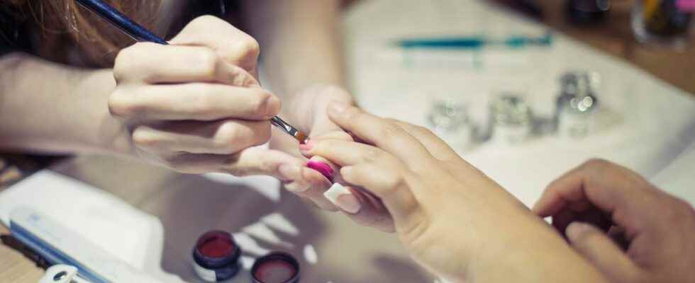 Skin cancer after a manicure info or intox