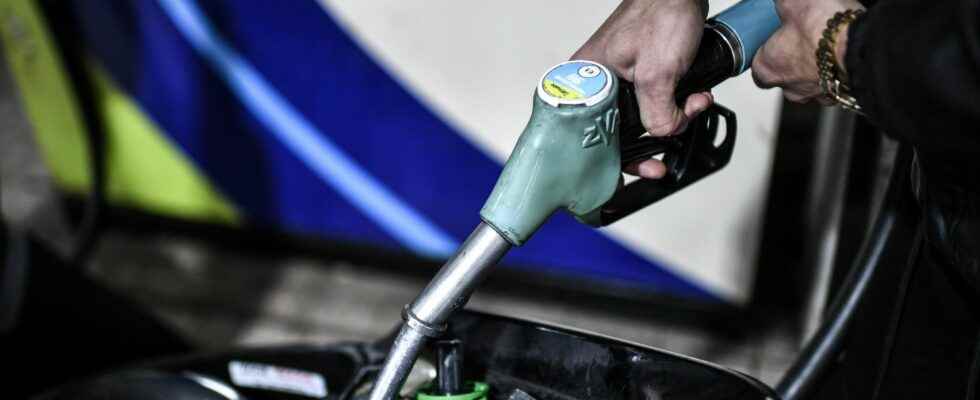 Strike against pension reform should we fear a fuel shortage