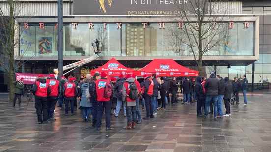 Striking bus drivers are going through Utrecht city center this