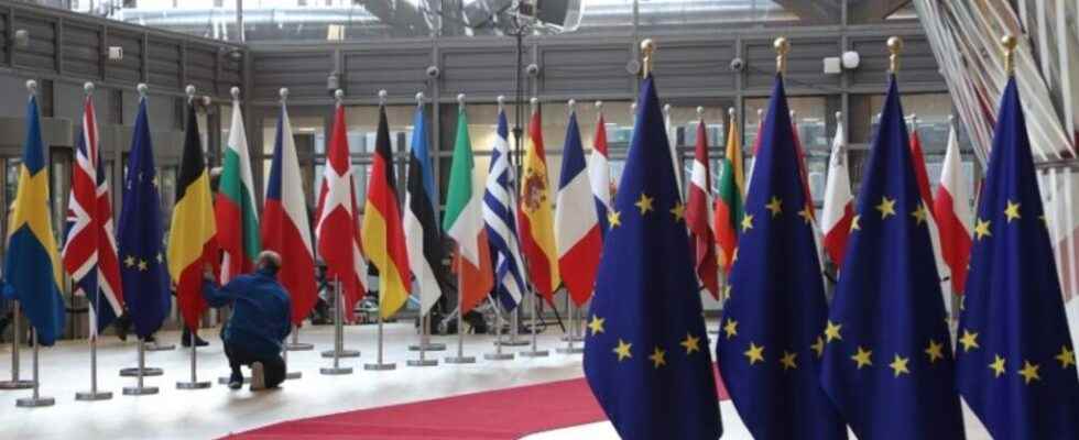 The European Council decides to establish an EU civilian mission