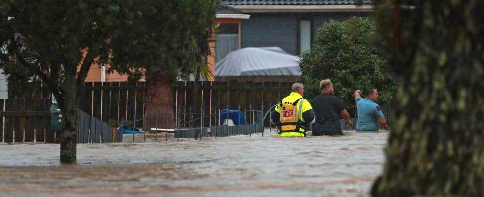 Two dead after torrential rain in Auckland