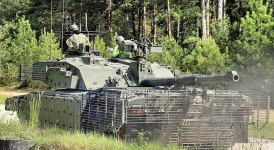 UK to send Challenger 2 tanks to Ukraine