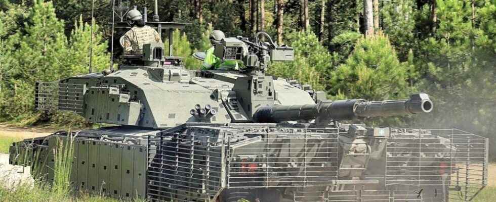 UK to send Challenger 2 tanks to Ukraine