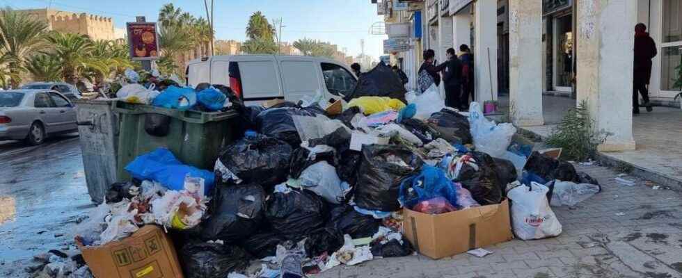 Waste containers in a Tunisian port convictions have fallen