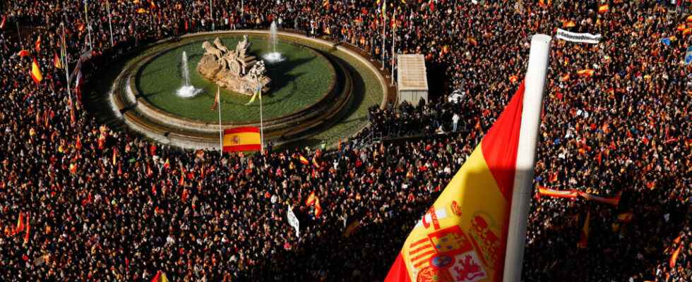 demonstration by opponents of Pedro Sanchez in the streets of