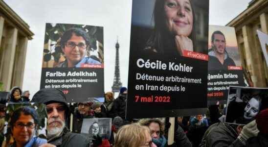 in Paris rally for the release of the 7 French