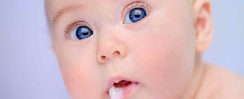 Baby regurgitates what to do should you change milk