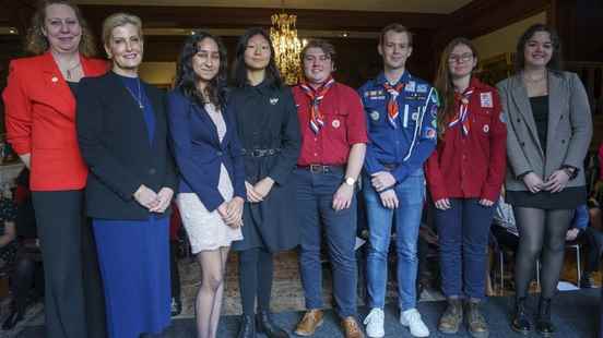 British royal presents gold award to Utrecht scout Benjamin A