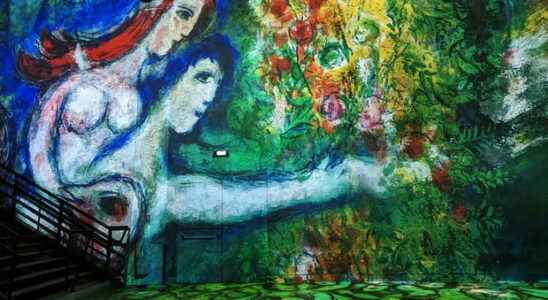 Chagall Paris New York at LAtelier des Lumieres