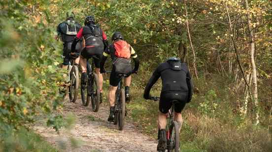 Cyclists cause a nuisance in Amerongen They change into their