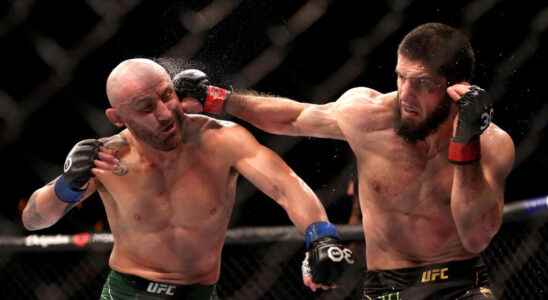 Islam Makhachev retains his lightweight throne against Alexander Volkanovski