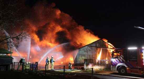 Large fire destroys warehouse of contractor company in Werkhoven