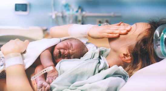 Live birth videos in water standing in the middle of