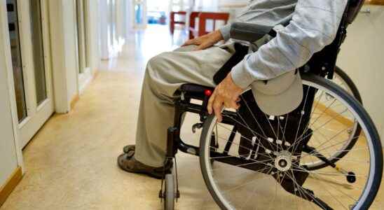 Lower risk of broken bones for elderly people in wheelchairs