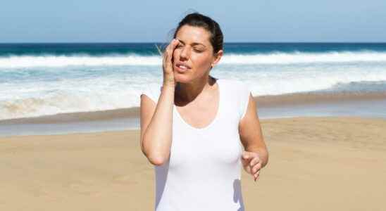 Photophobia cause symptoms glasses treatment