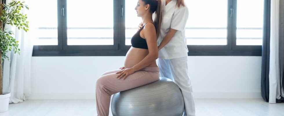 Pregnancy ball which exercises why use it