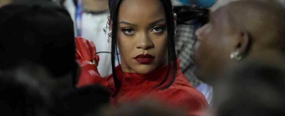 Rihanna pregnant an announcement at the Super Bowl … but