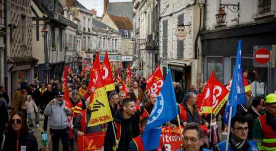 SNCF schools refineries France really at a standstill