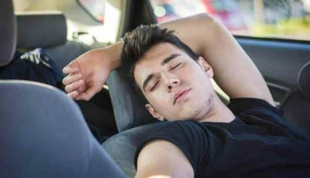 Take these precautions before sleeping in the vehicle poses great