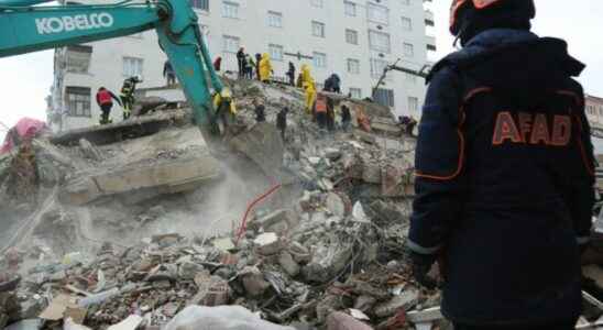 The number of buildings to be demolished after the earthquake