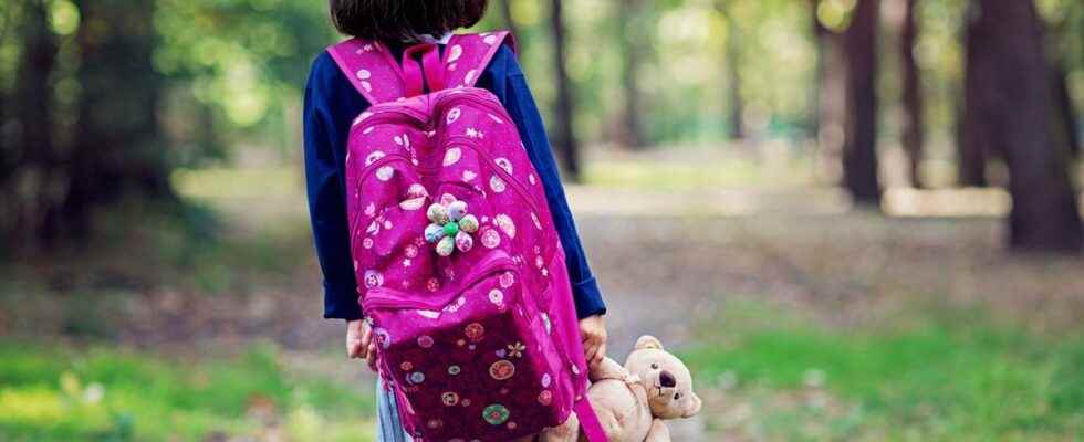 This backpack is dangerous for children