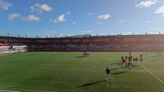 TikTokkers from VV Vianen play a benefit match against well known