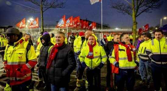 With pain in their hearts these garbage collectors put down