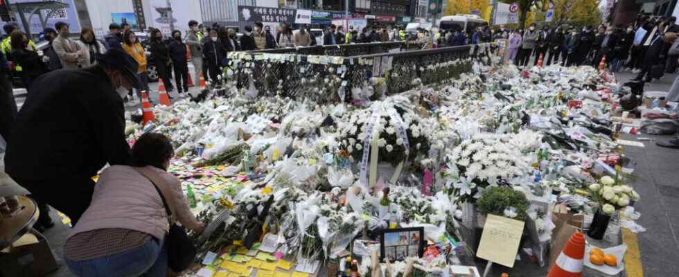 conflict between families and authorities over the altar of Itaewon