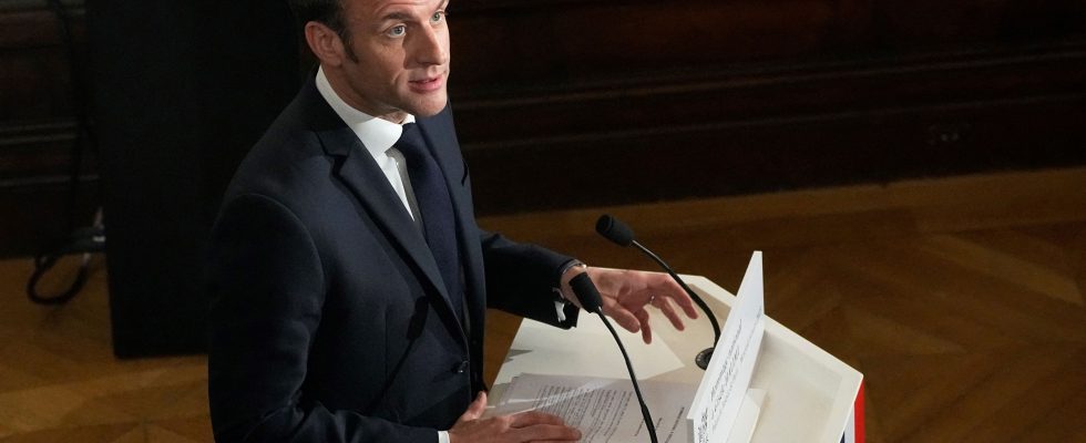 Abortion in the Constitution an announcement by Macron… and doubts