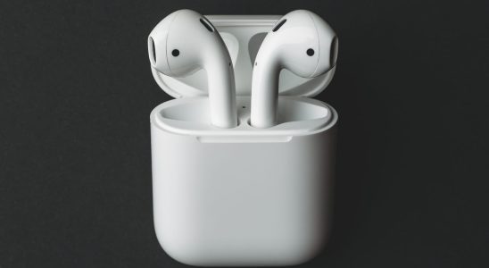 AirPods 2 flash offer for less than E100 at CDiscount