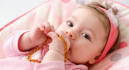 Amber necklace is it really effective in relieving baby teeth