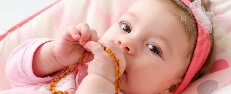 Amber necklace is it really effective in relieving baby teeth